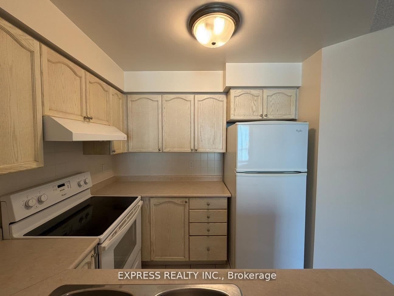 29 Pemberton Avenue, Unit 1106 thumbnail 2