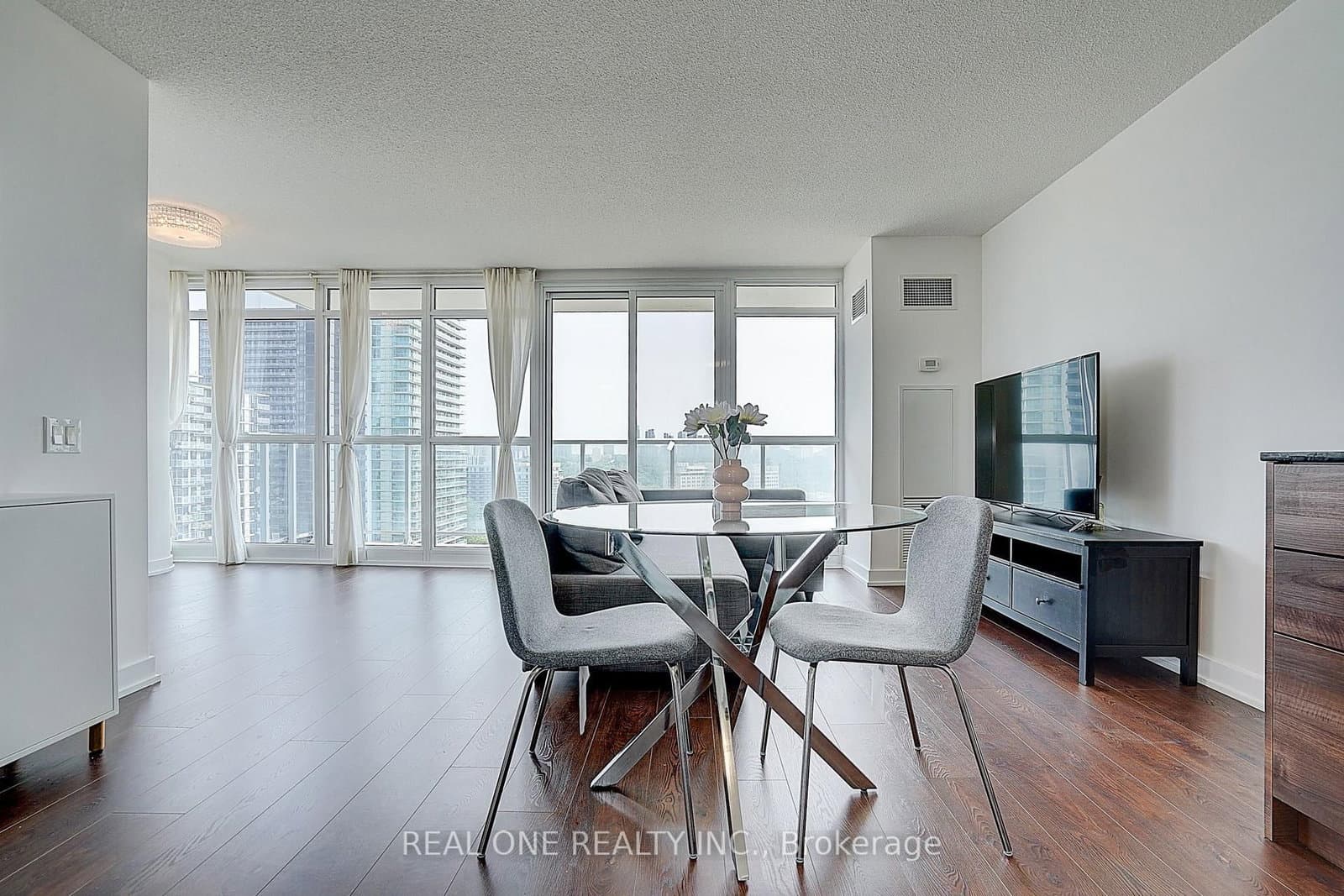 121 Mcmahon Drive, Unit 1501 thumbnail 10