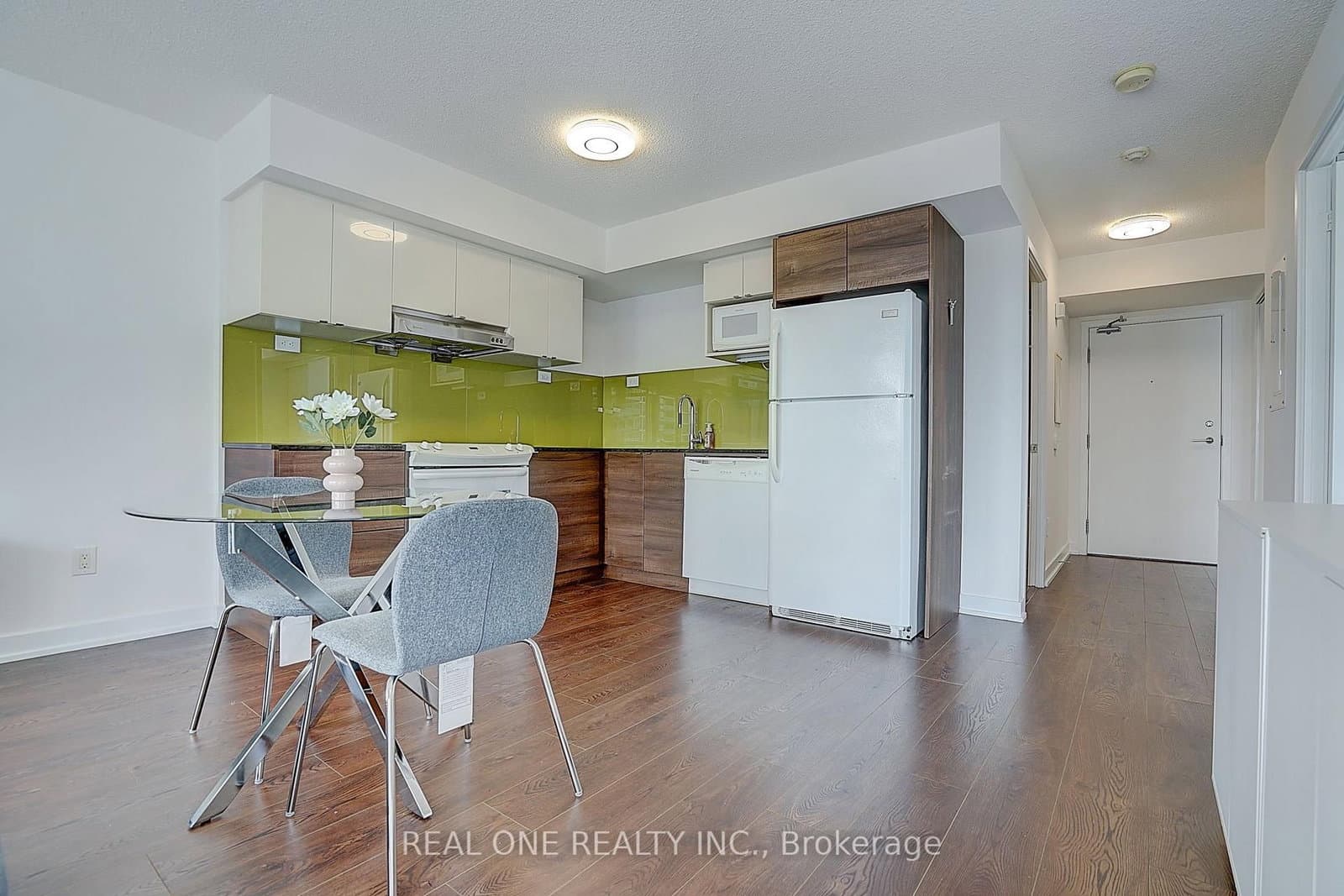 121 Mcmahon Drive, Unit 1501 thumbnail 13