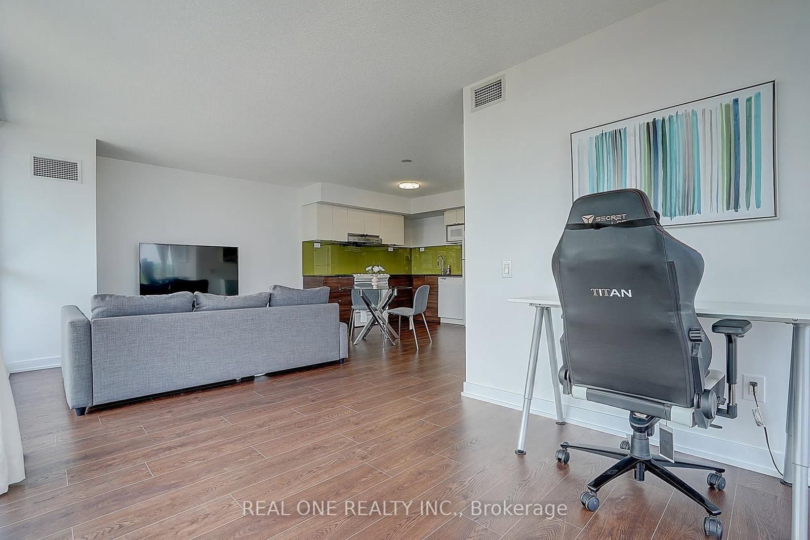 121 Mcmahon Drive, Unit 1501 thumbnail 18