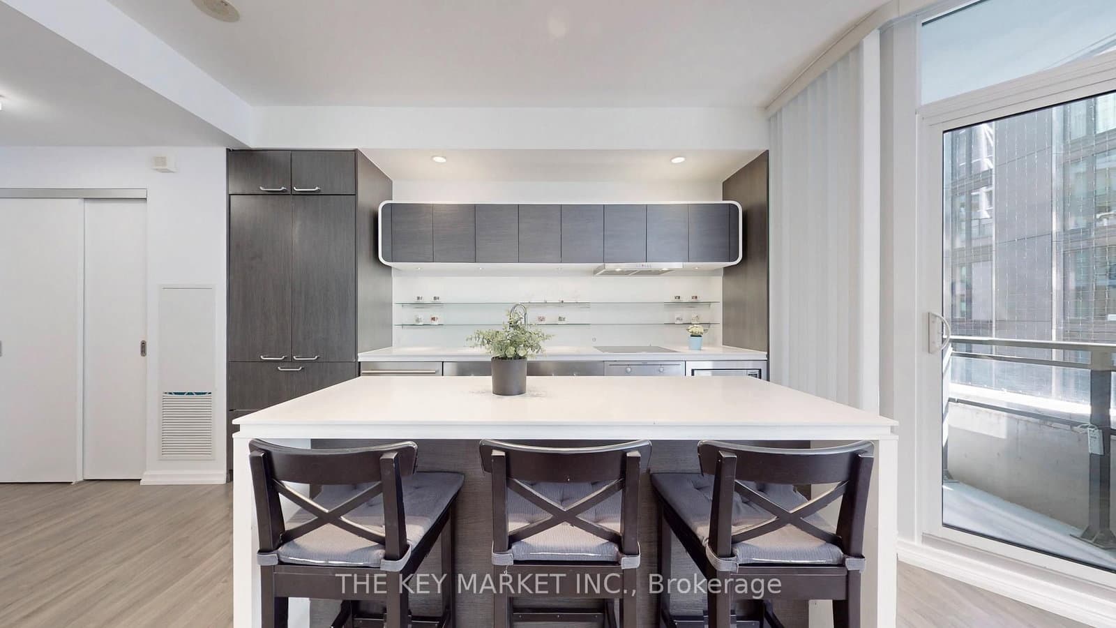 45 Charles Street E, Unit 511 thumbnail 11