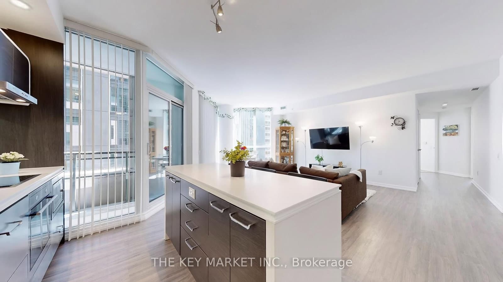 45 Charles Street E, Unit 511 thumbnail 13