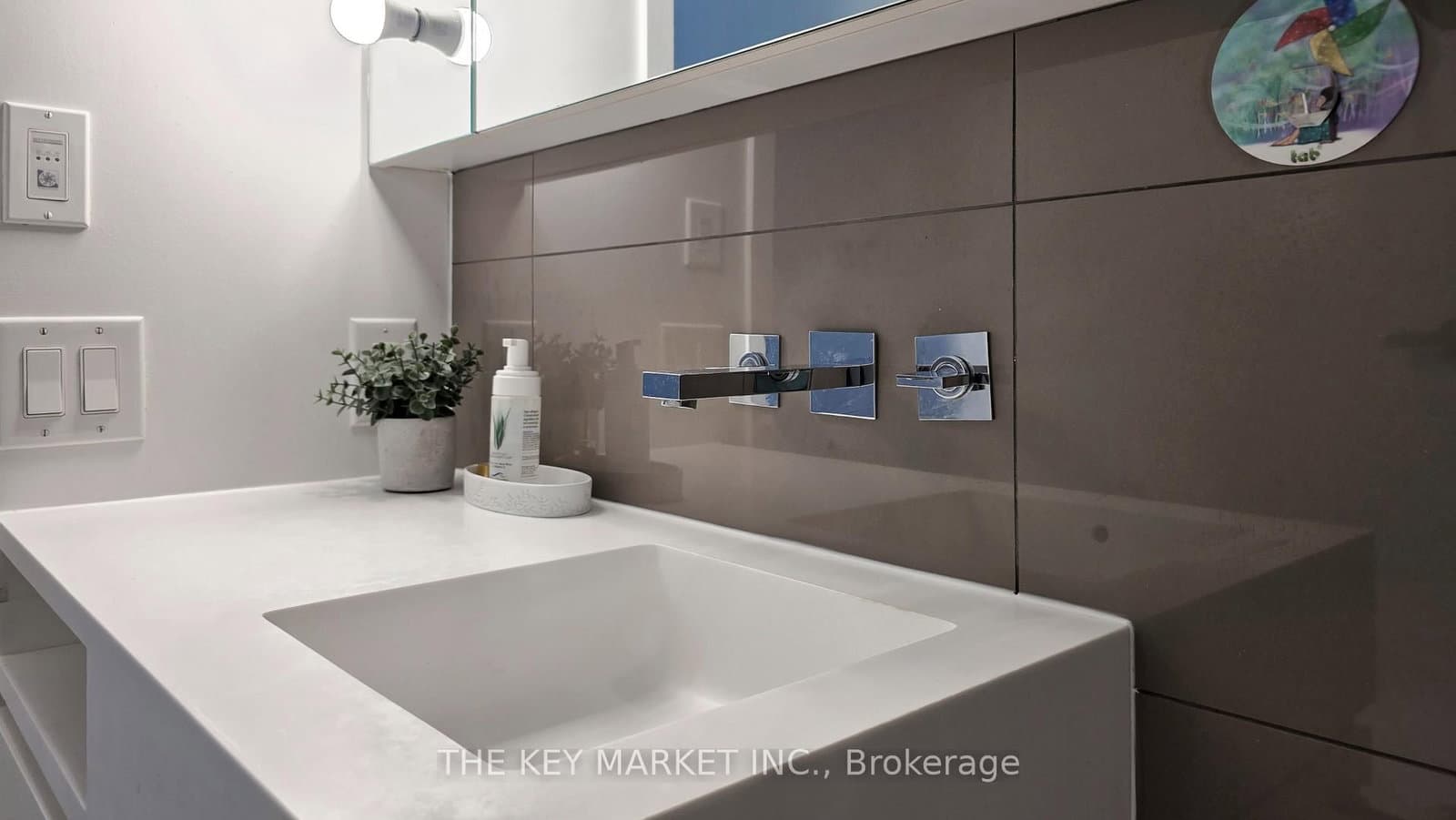 45 Charles Street E, Unit 511 thumbnail 27