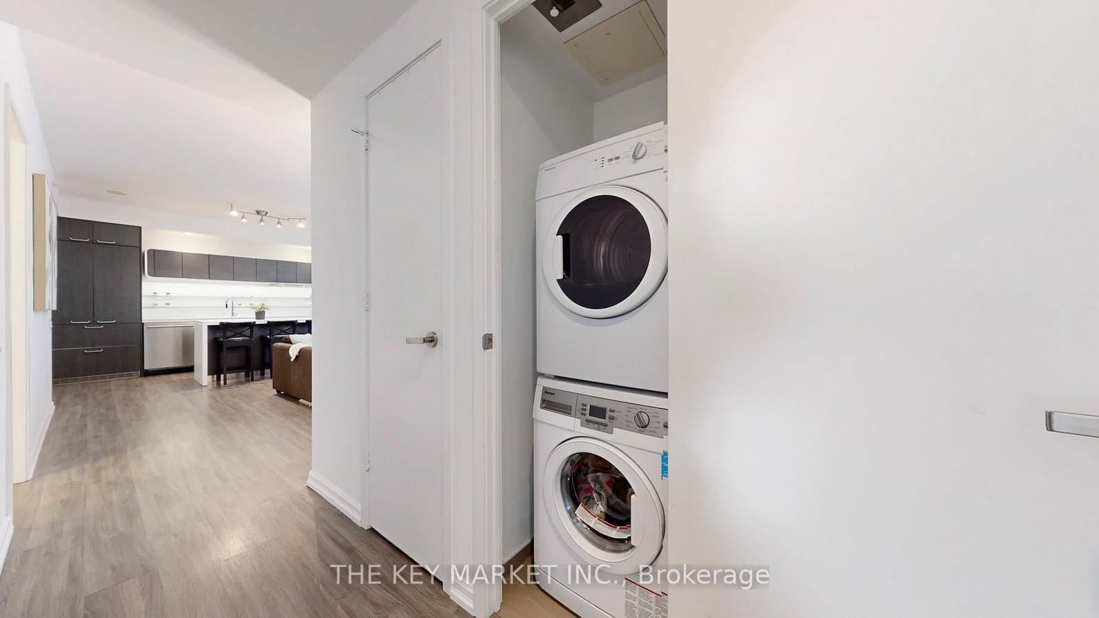 45 Charles Street E, Unit 511 thumbnail 35