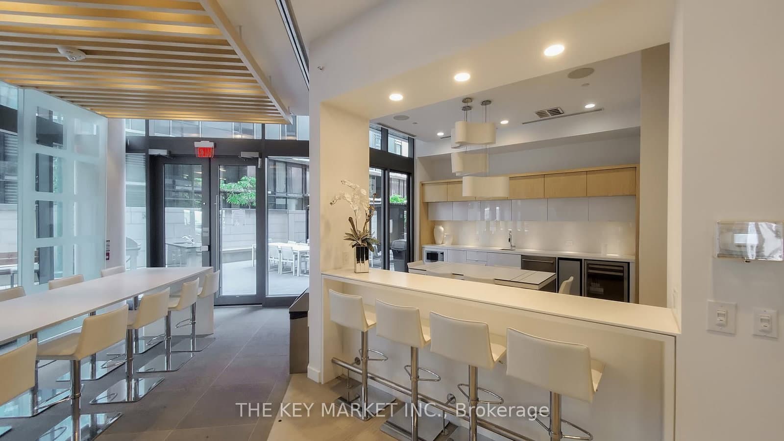 45 Charles Street E, Unit 511 thumbnail 46