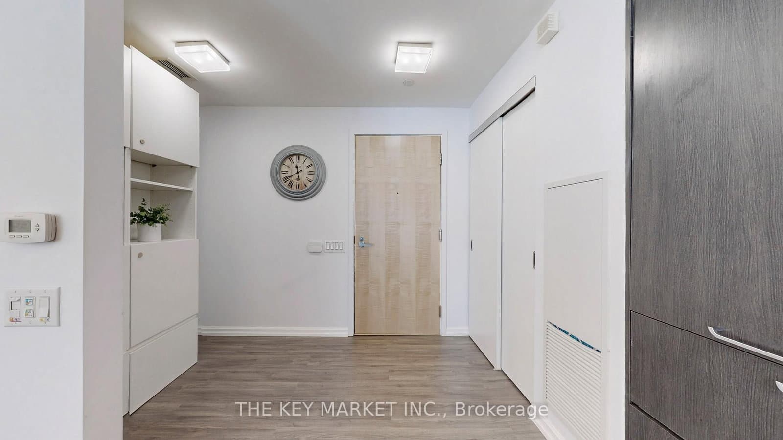45 Charles Street E, Unit 511 thumbnail 7