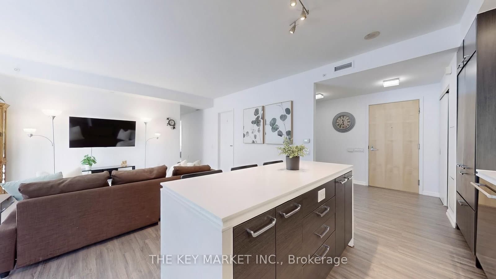45 Charles Street E, Unit 511 thumbnail 9