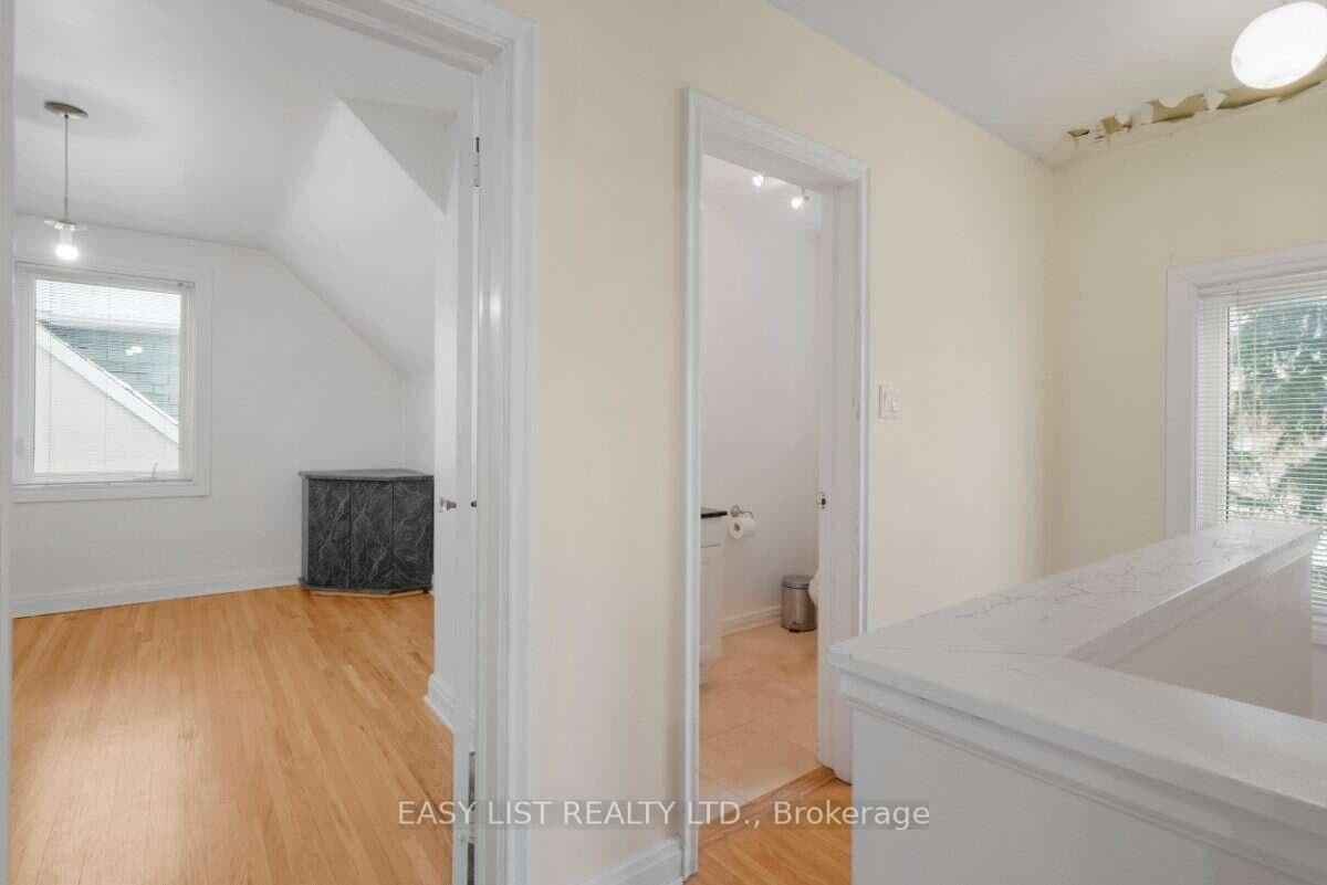 39 Churchill Avenue thumbnail 11