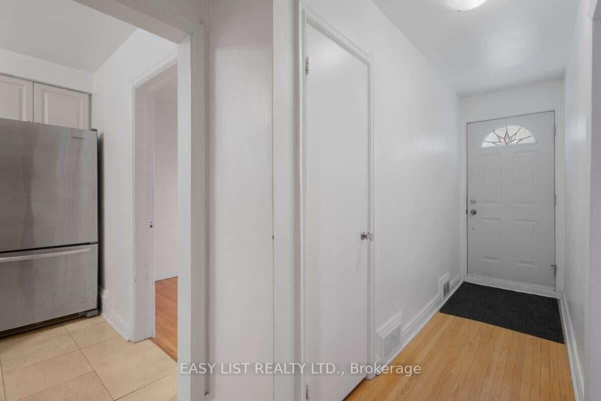 39 Churchill Avenue thumbnail 3