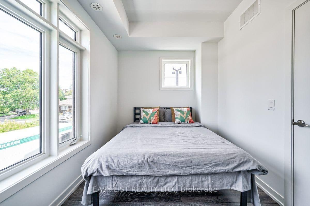27 Spruce Pines Crescent thumbnail 18