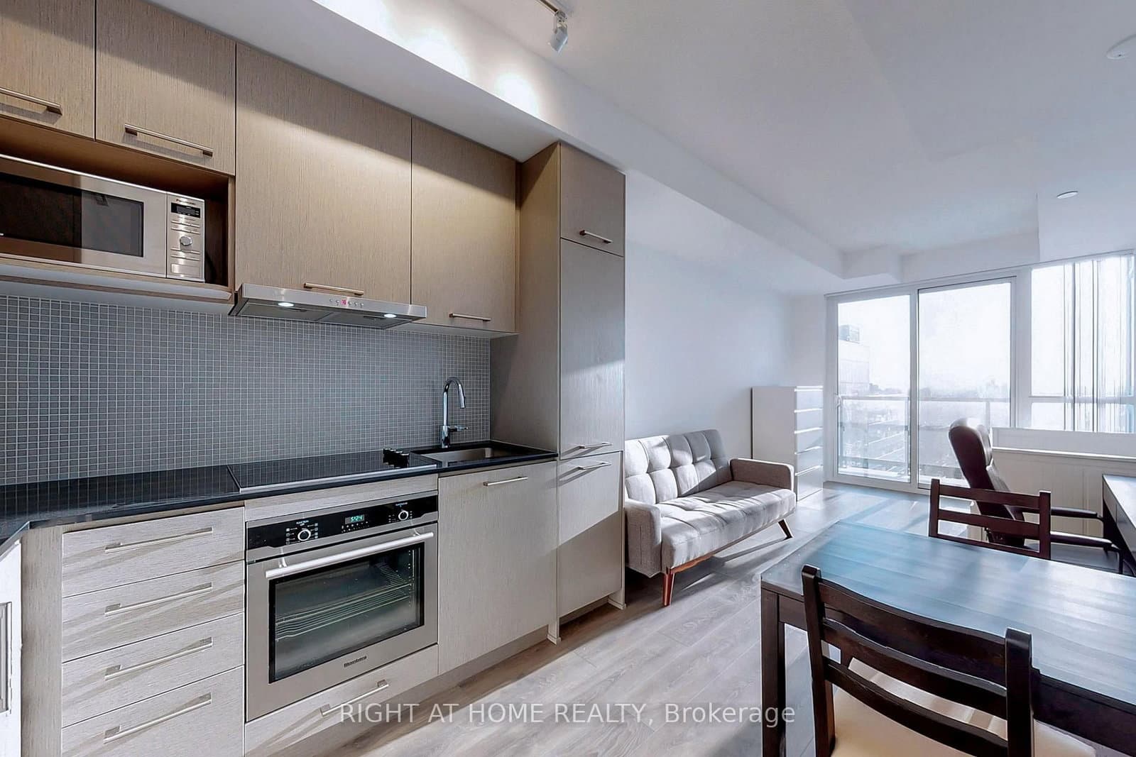 87 Peter Street, Unit 3505 thumbnail 3
