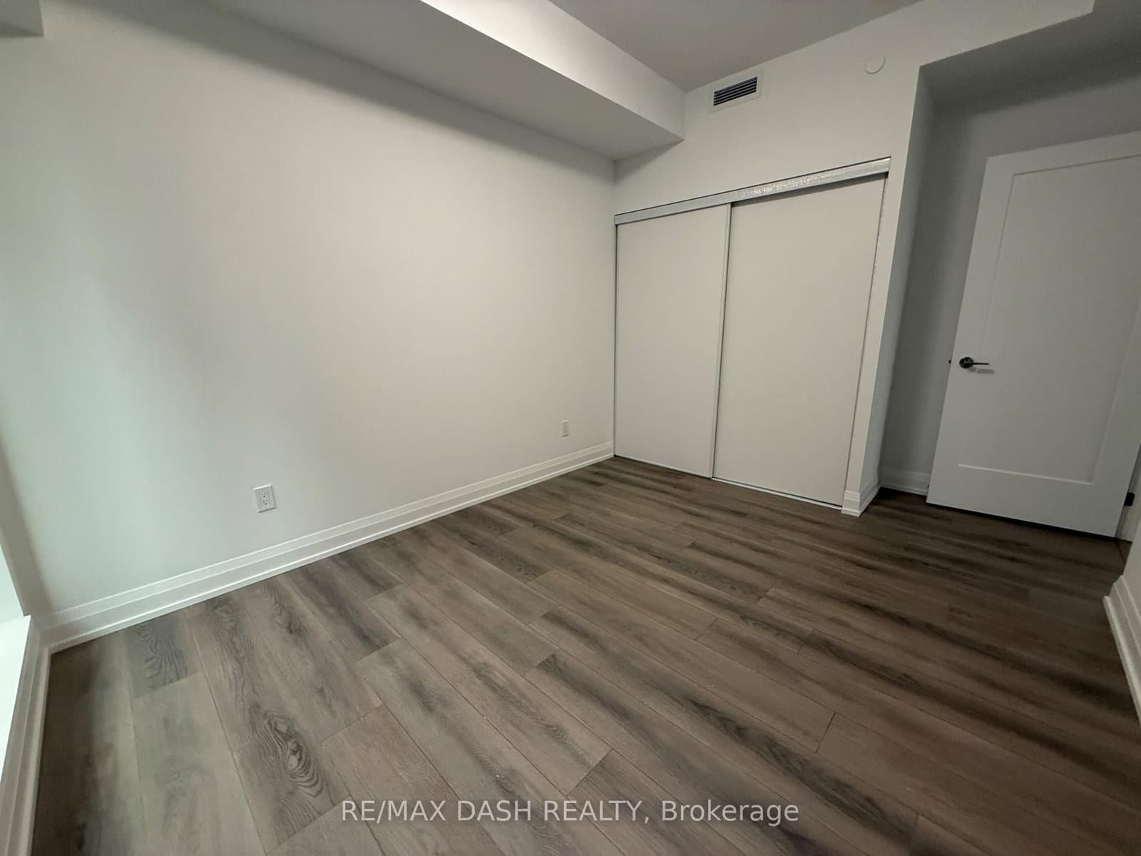 20 Soudan Avenue, Unit 907 thumbnail 10