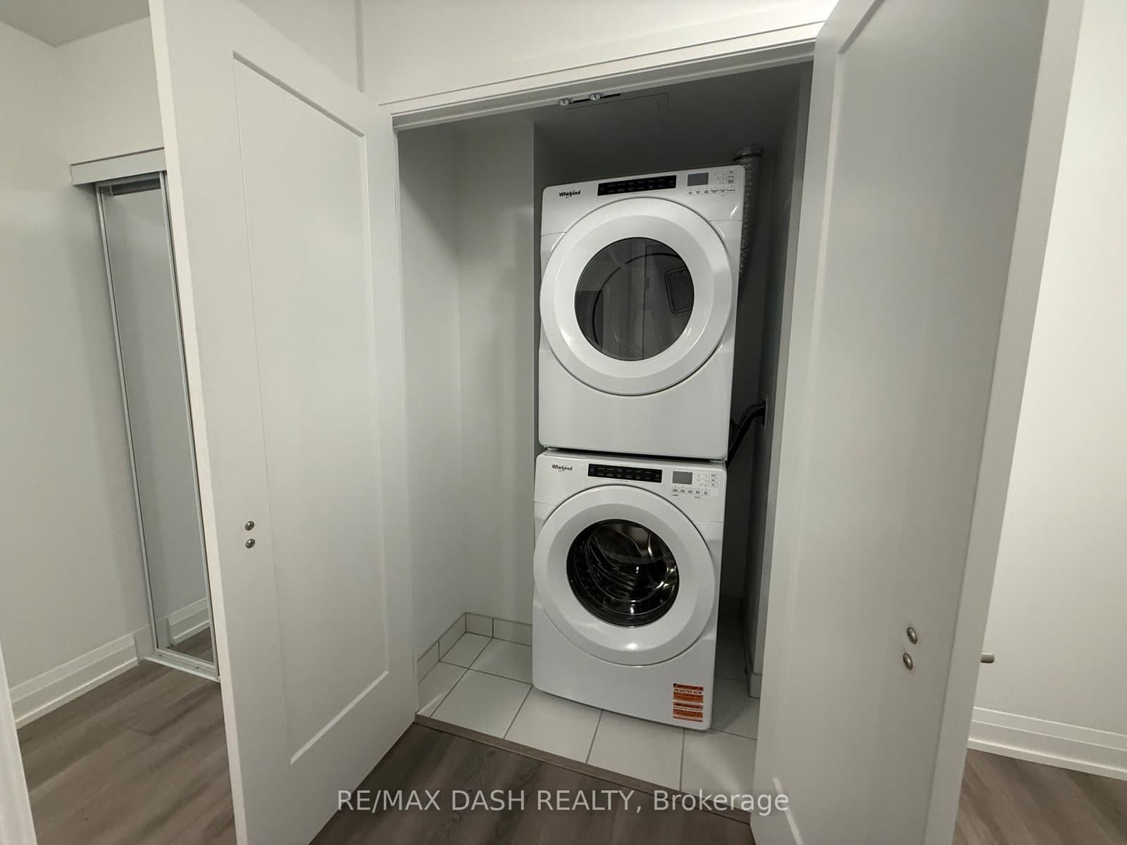 20 Soudan Avenue, Unit 907 thumbnail 12