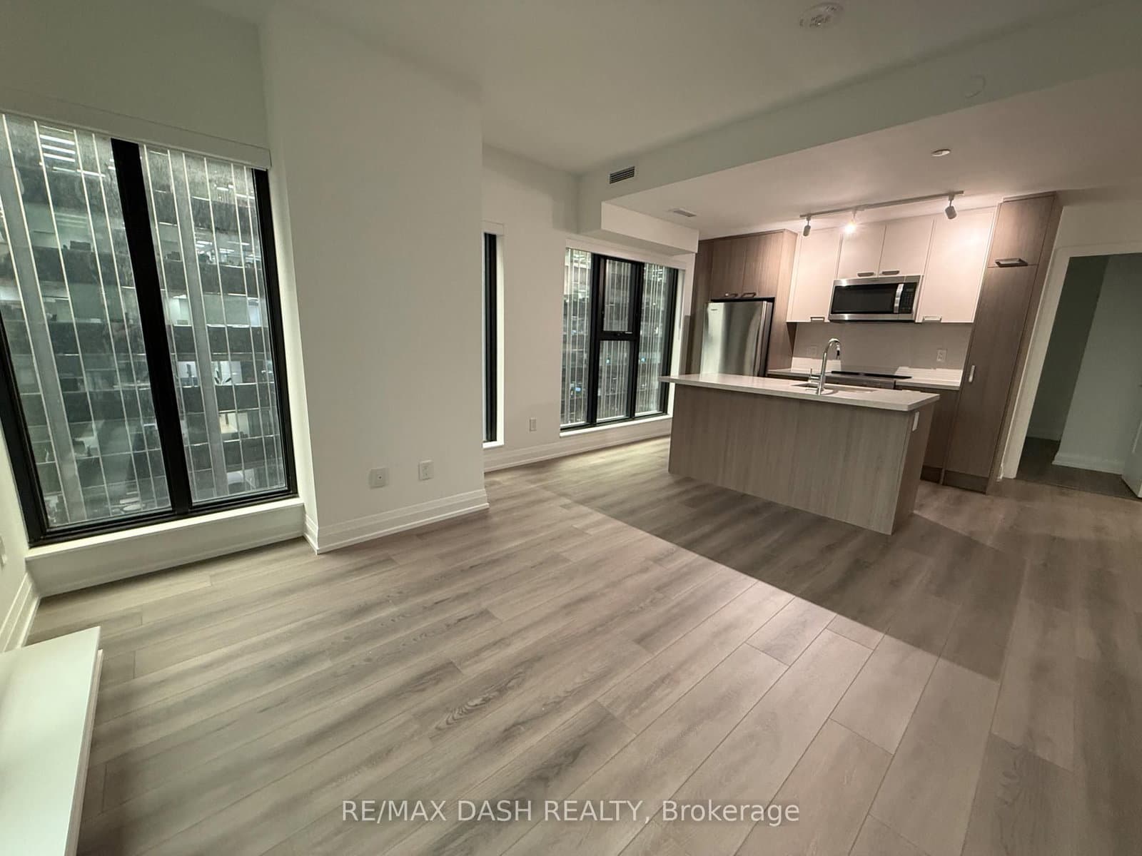 20 Soudan Avenue, Unit 907 thumbnail 13