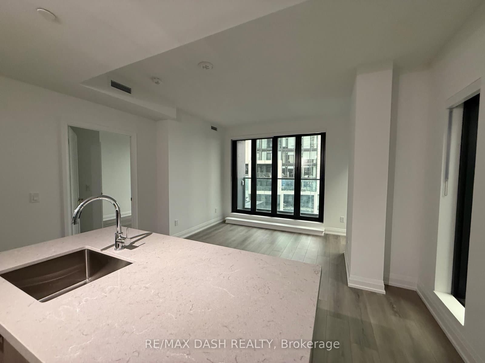 20 Soudan Avenue, Unit 907 thumbnail 19