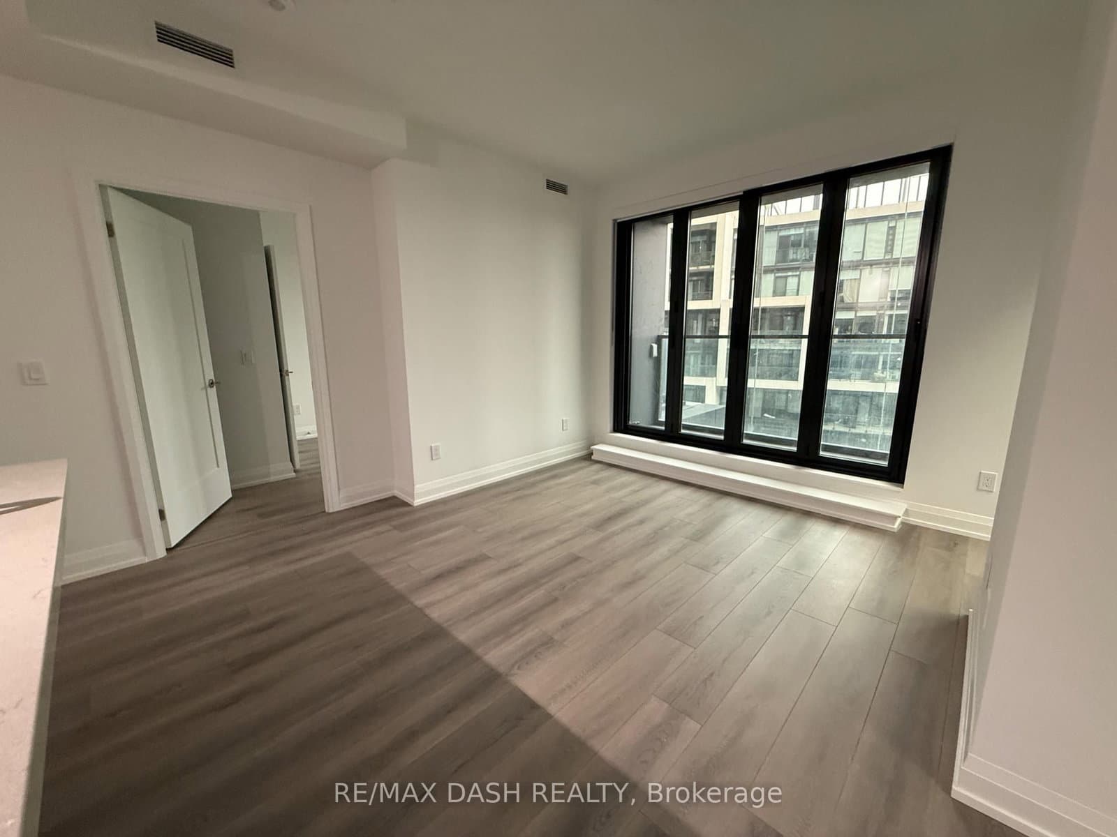 20 Soudan Avenue, Unit 907 thumbnail 20