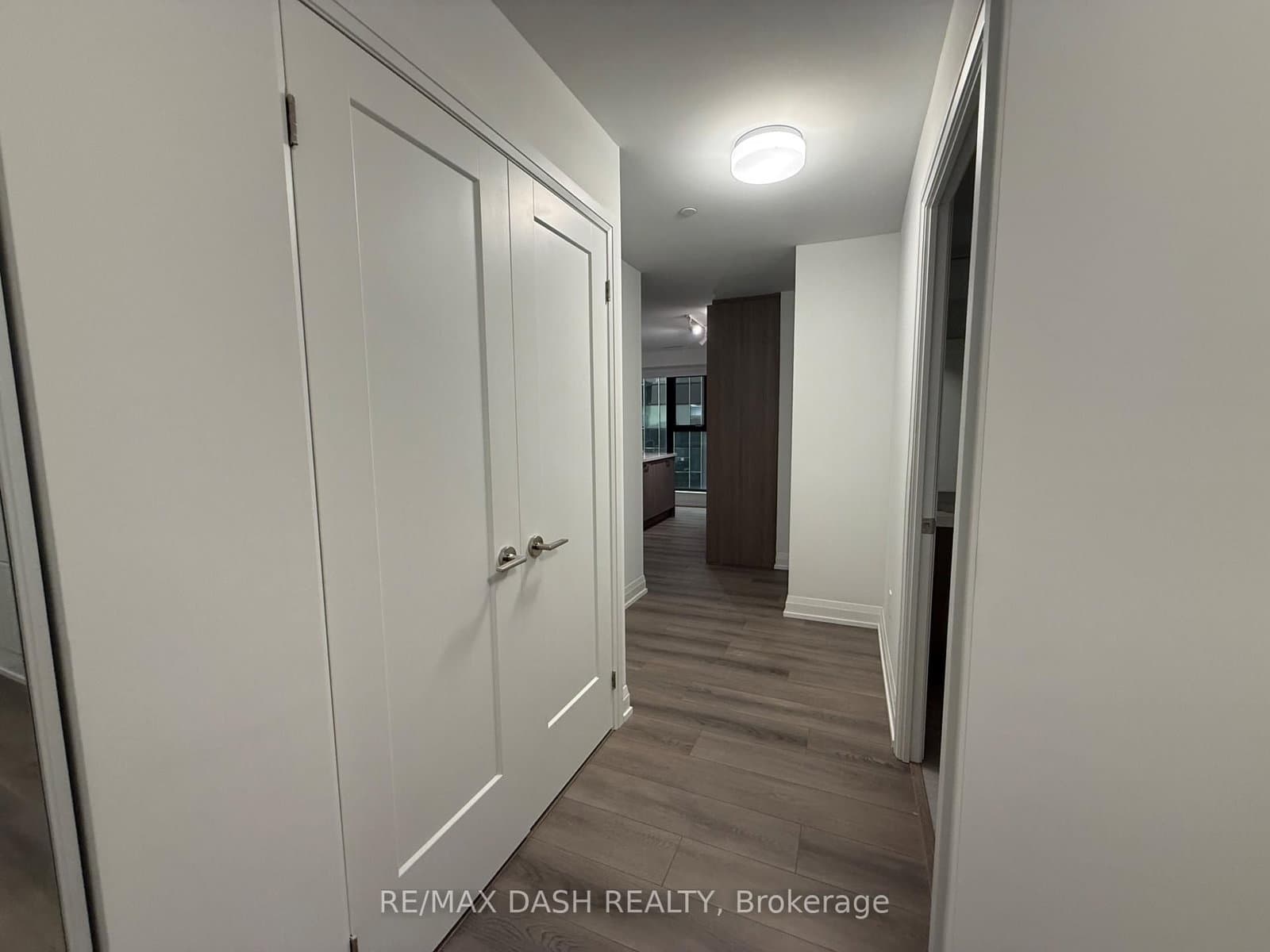 20 Soudan Avenue, Unit 907 thumbnail 6