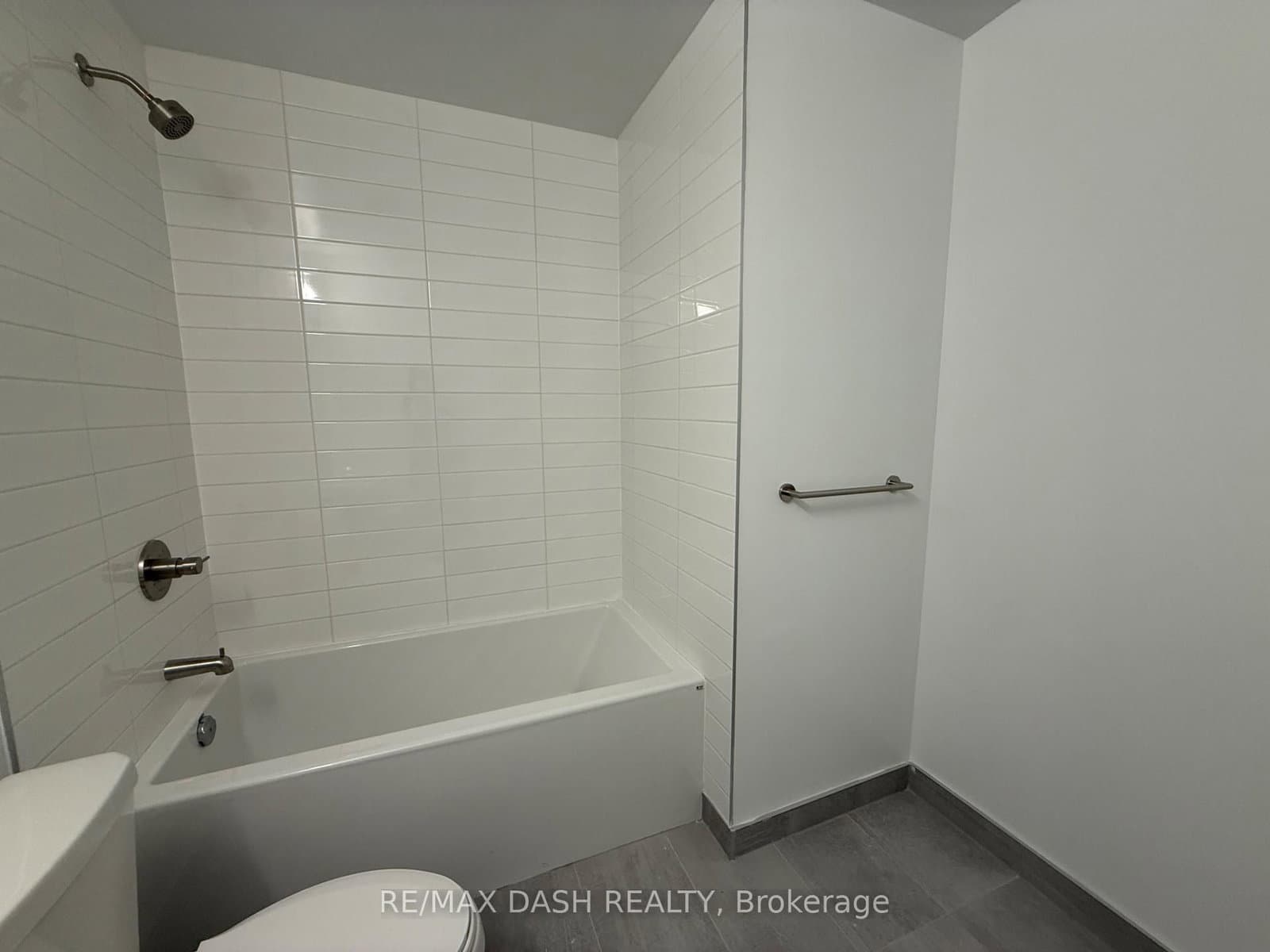 20 Soudan Avenue, Unit 907 thumbnail 8