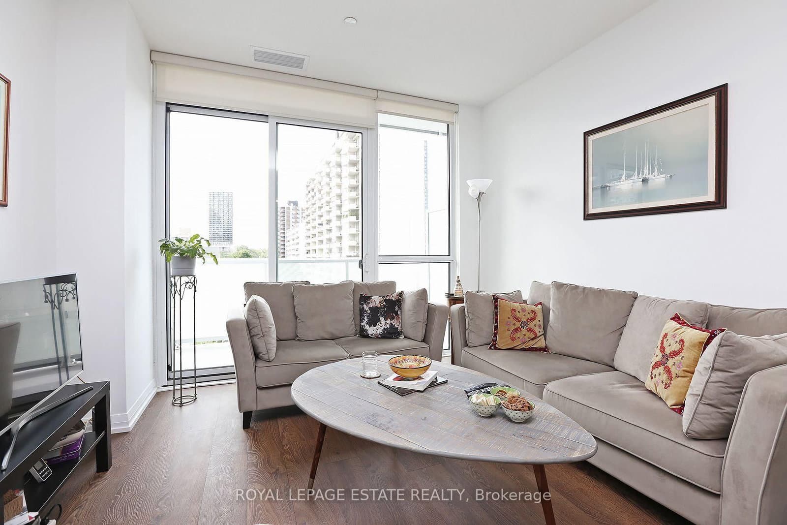 101 Erskine Avenue, Unit 510 thumbnail 11