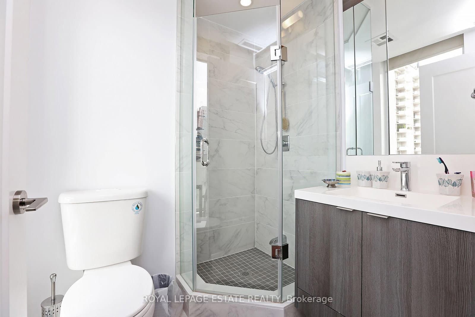 101 Erskine Avenue, Unit 510 thumbnail 16