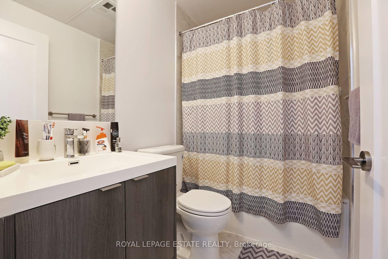 101 Erskine Avenue, Unit 510 thumbnail 20
