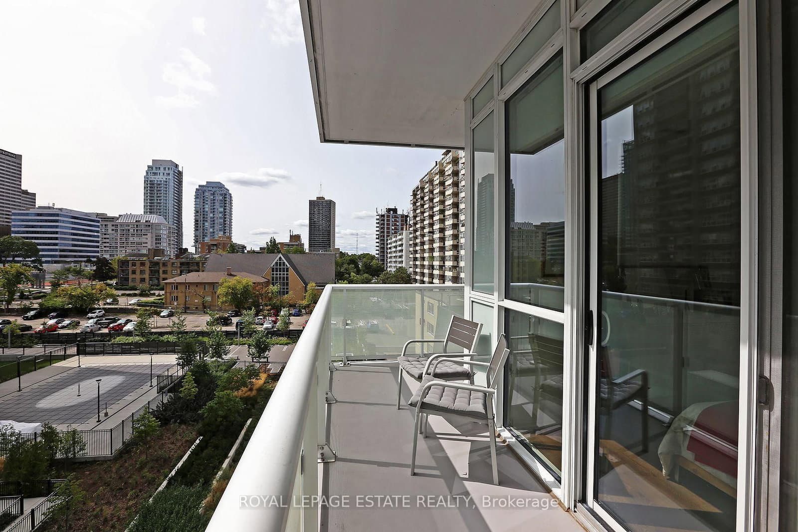 101 Erskine Avenue, Unit 510 thumbnail 22