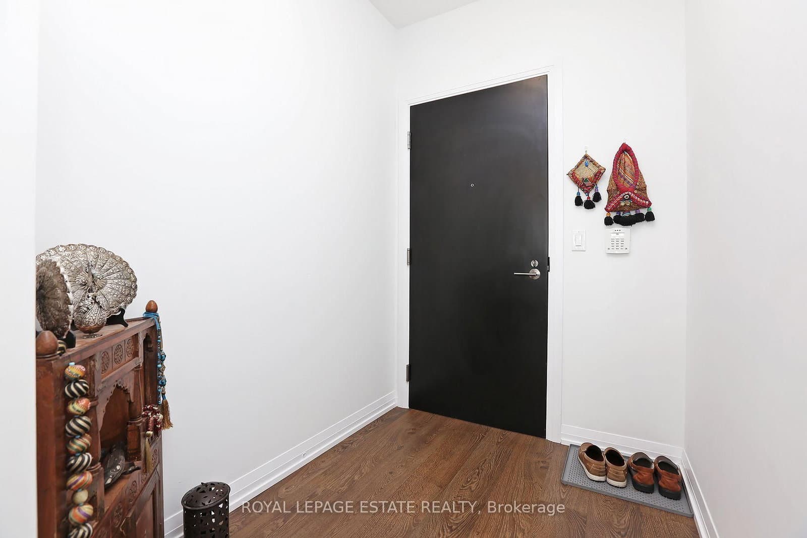 101 Erskine Avenue, Unit 510 thumbnail 3