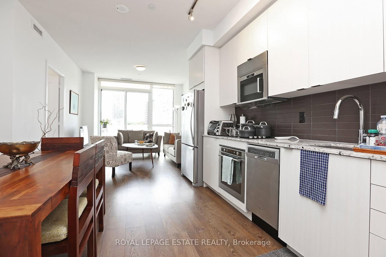 101 Erskine Avenue, Unit 510 thumbnail 5