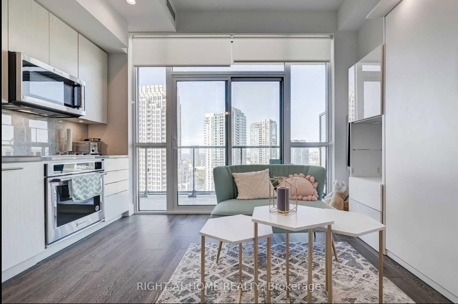 38 Iannuzzi Street, Unit Uph02 thumbnail 7