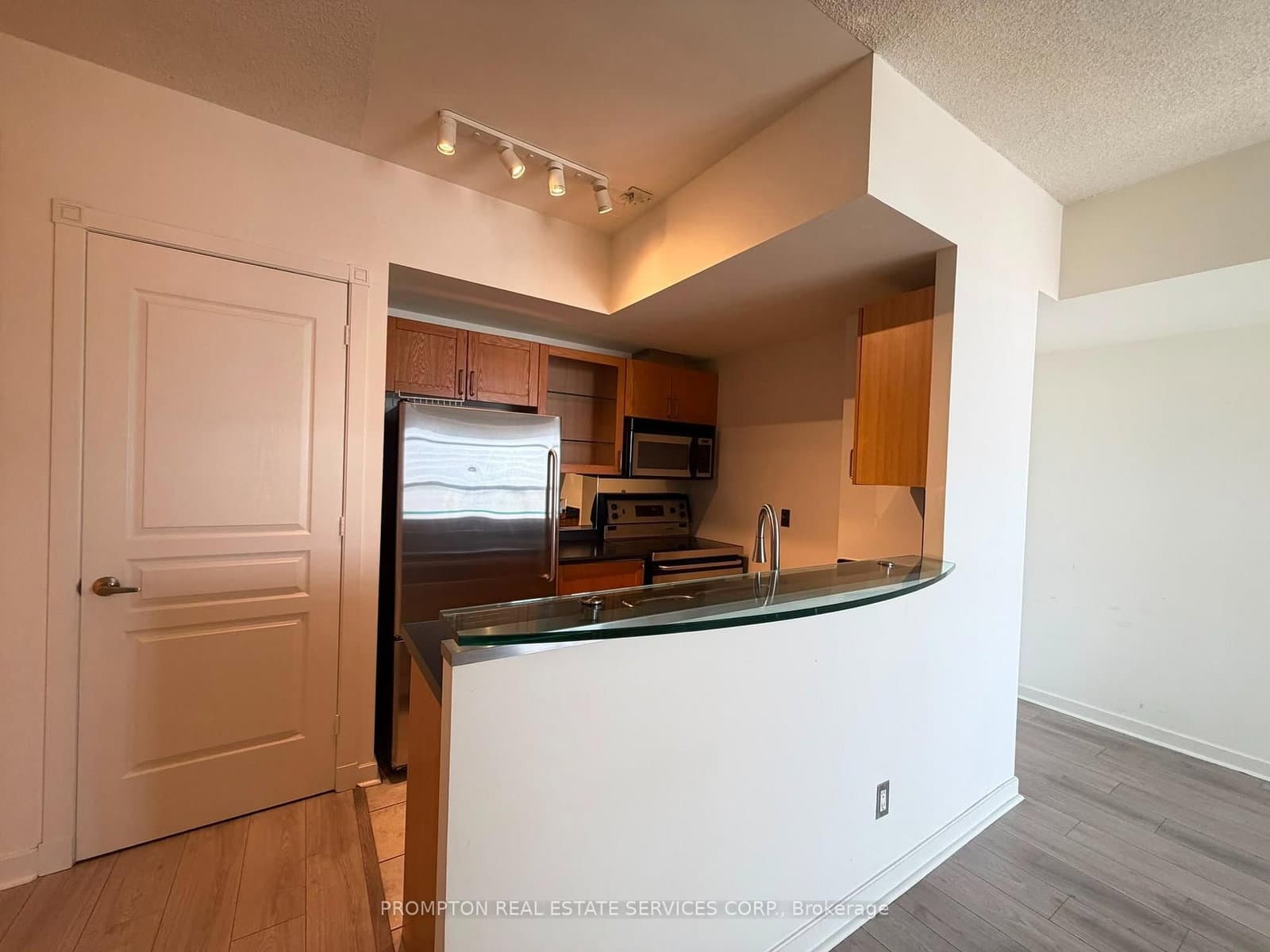 438 Richmond Street W, Unit 1107 thumbnail 10