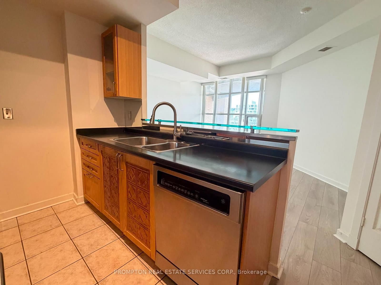 438 Richmond Street W, Unit 1107 thumbnail 6