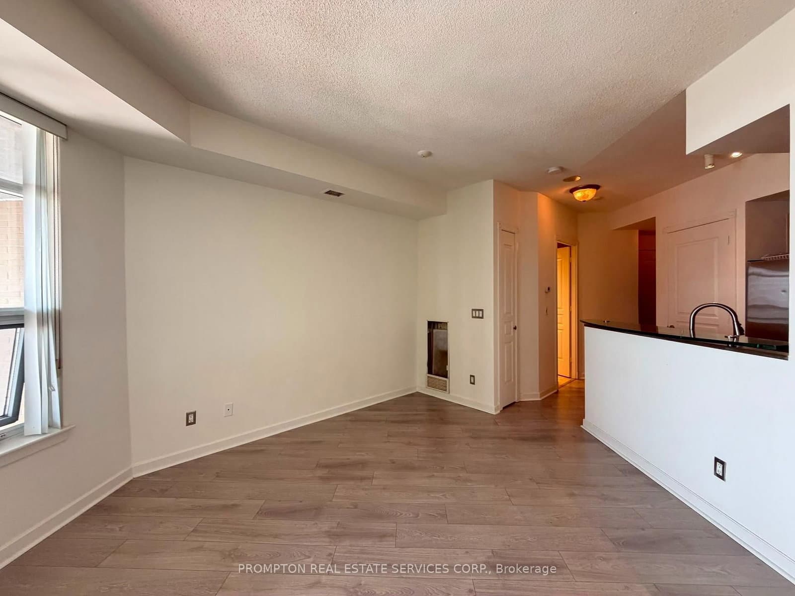438 Richmond Street W, Unit 1107 thumbnail 7