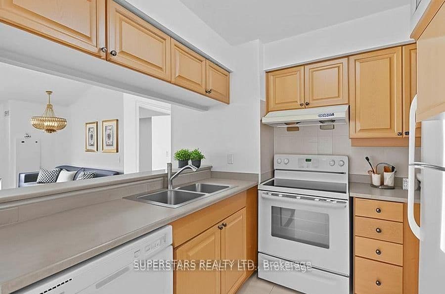 18 Sommerset Way, Unit 1111 thumbnail 7