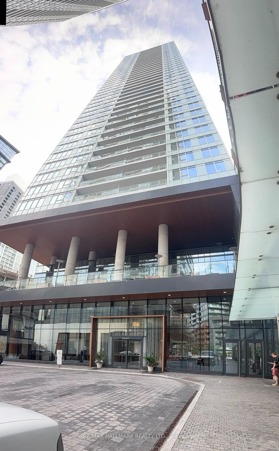 17 Bathurst Street, Unit 3206 thumbnail 2