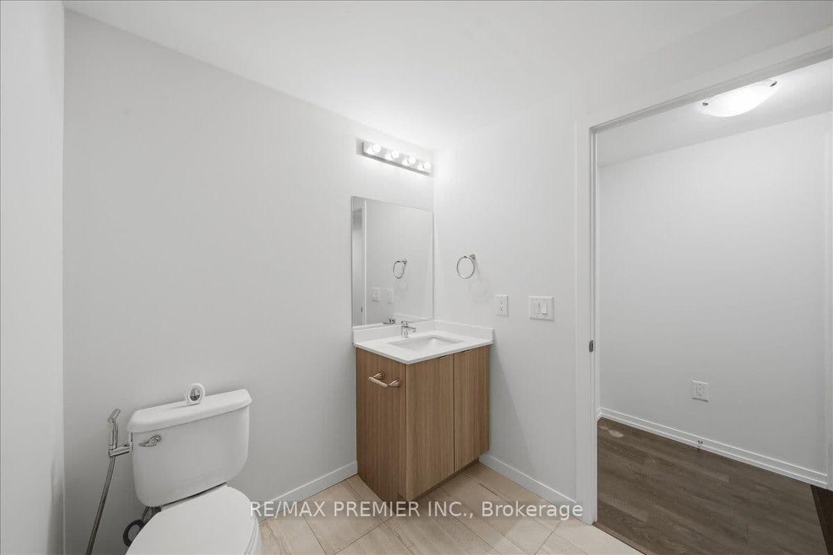 3237 Bayview Avenue, Unit 1306 thumbnail 5