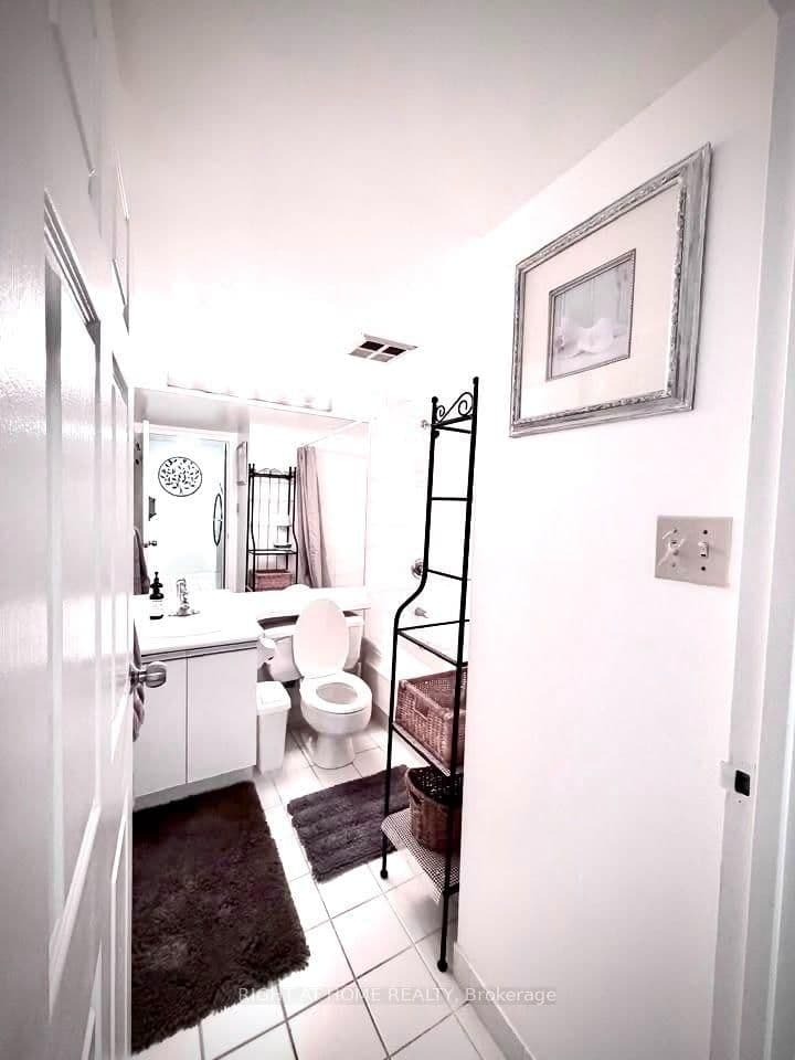 10 Queens Quay W, Unit 1712 thumbnail 25