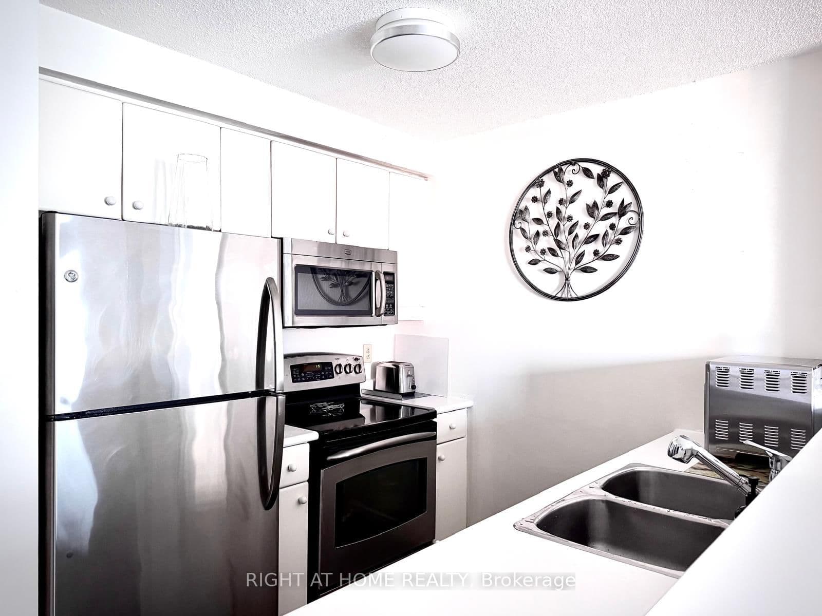 10 Queens Quay W, Unit 1712 thumbnail 26