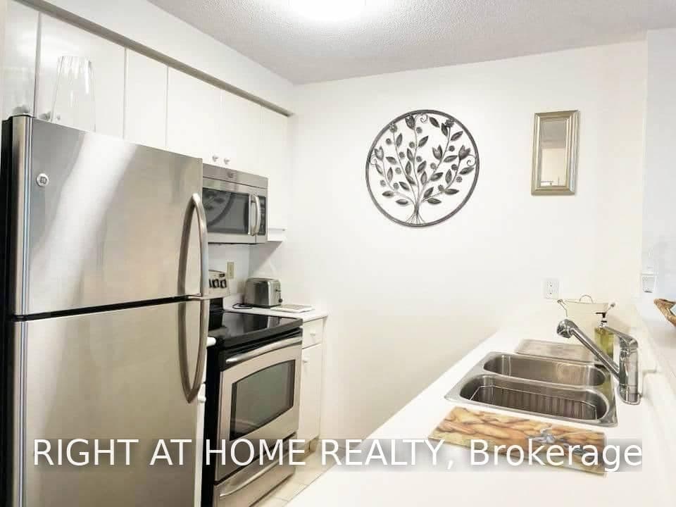 10 Queens Quay W, Unit 1712 thumbnail 5