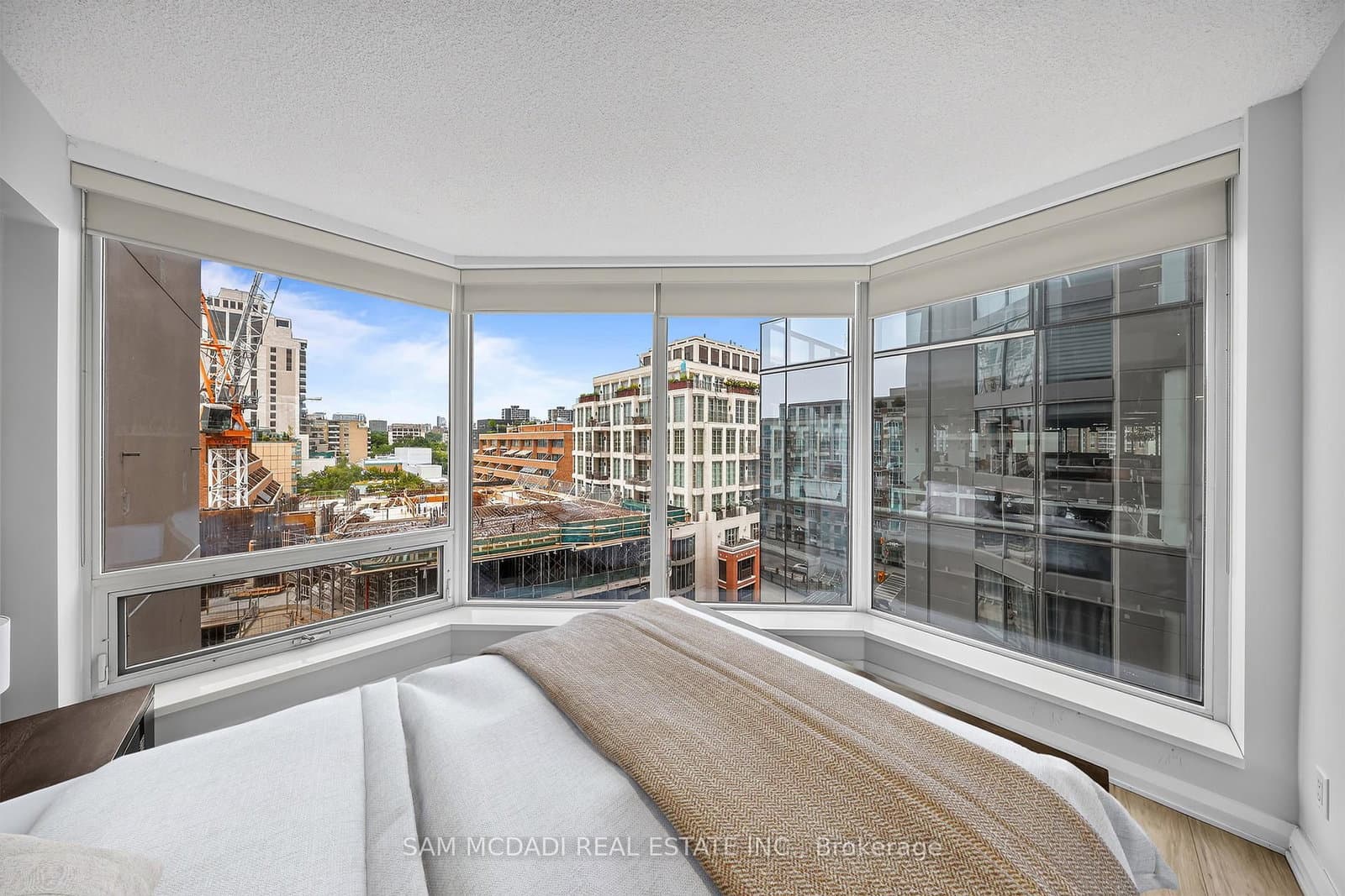 155 Yorkville Avenue, Unit 704 thumbnail 12