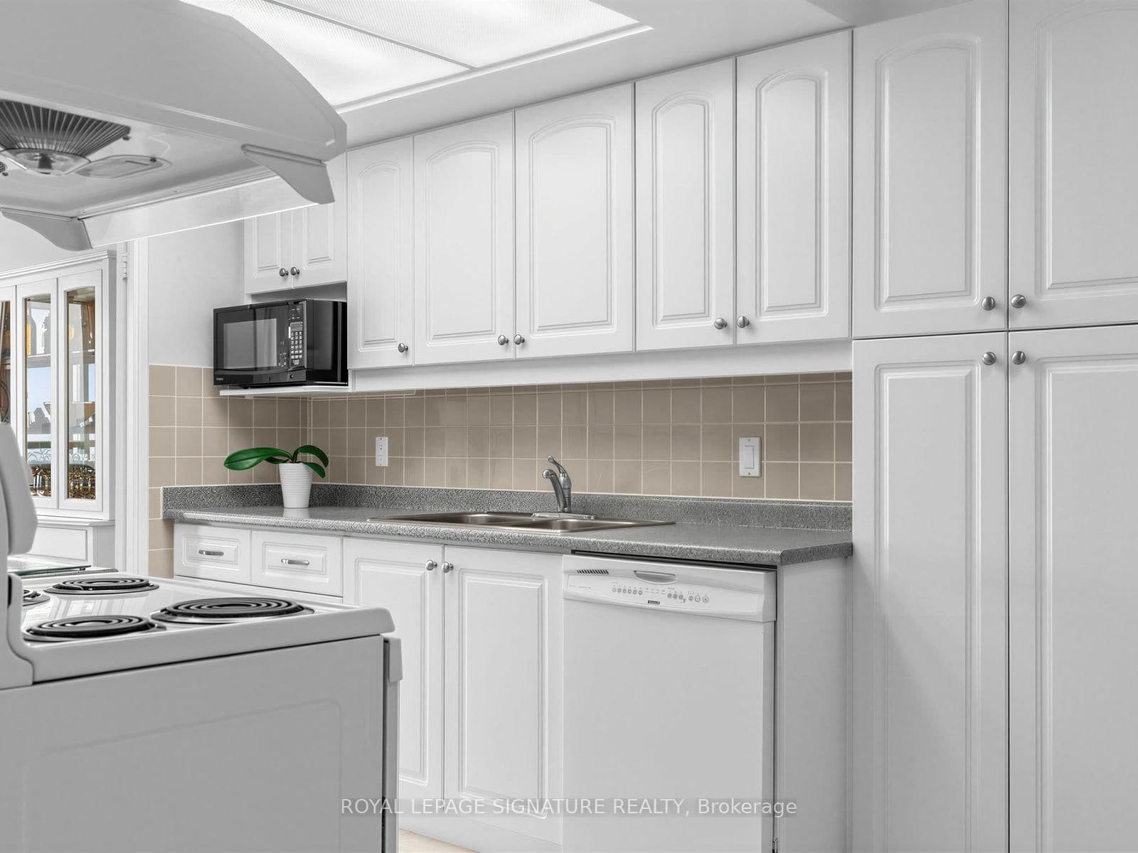 205 Wynford Drive, Unit 2204 thumbnail 17