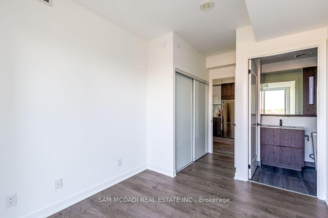 5 Defries Street, Unit 801 thumbnail 17