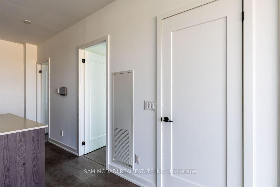 5 Defries Street, Unit 801 thumbnail 23