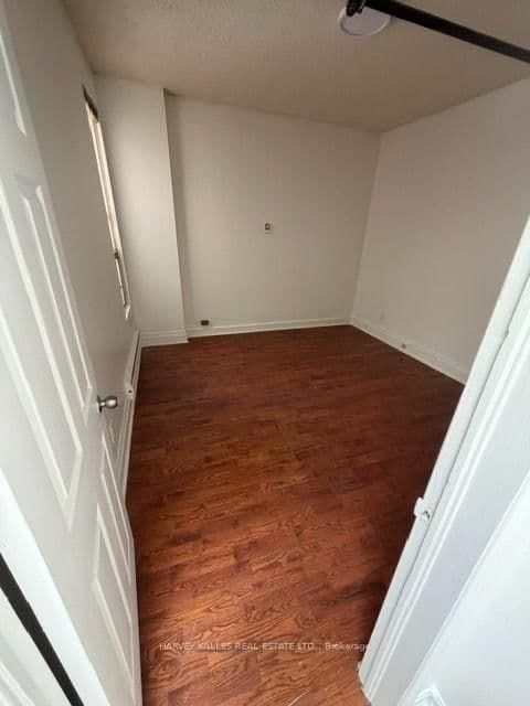 214 Queen Street W, Unit 3rd floor thumbnail 3