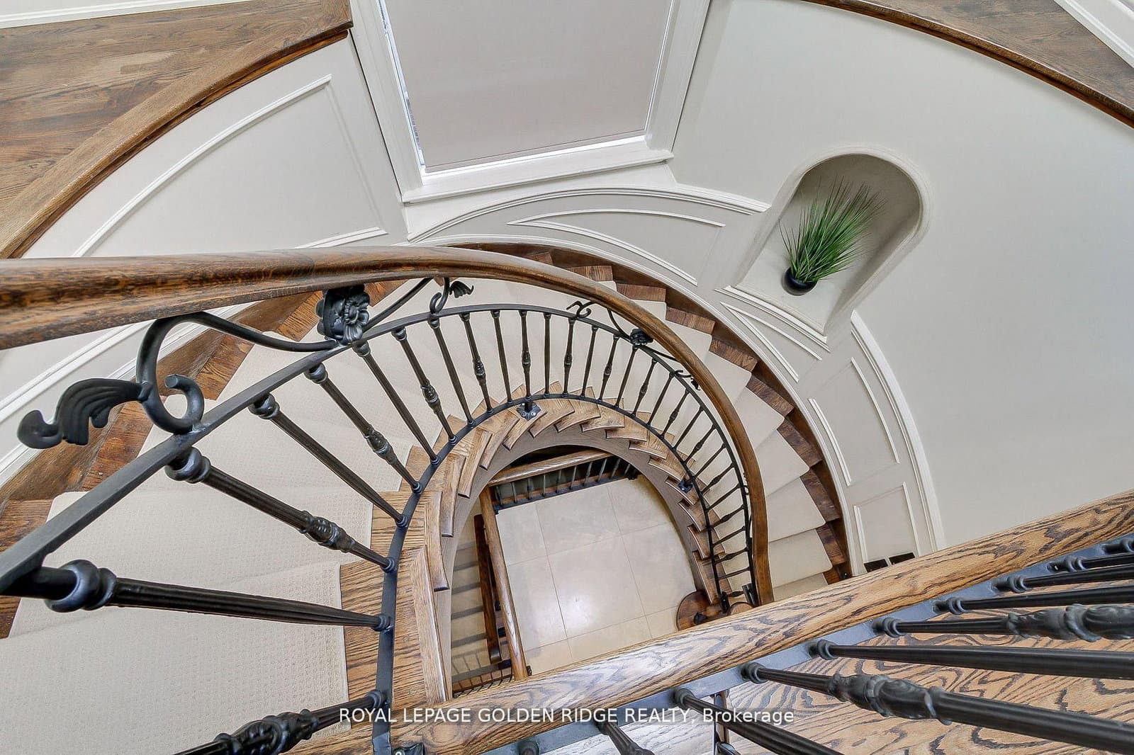 99 Bannockburn Avenue thumbnail 12