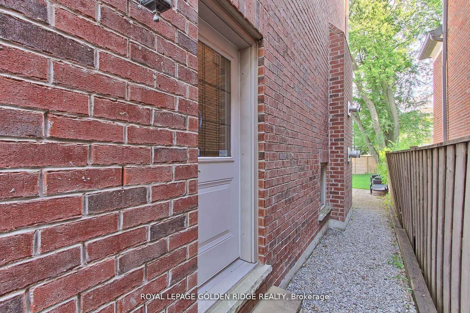 99 Bannockburn Avenue thumbnail 33