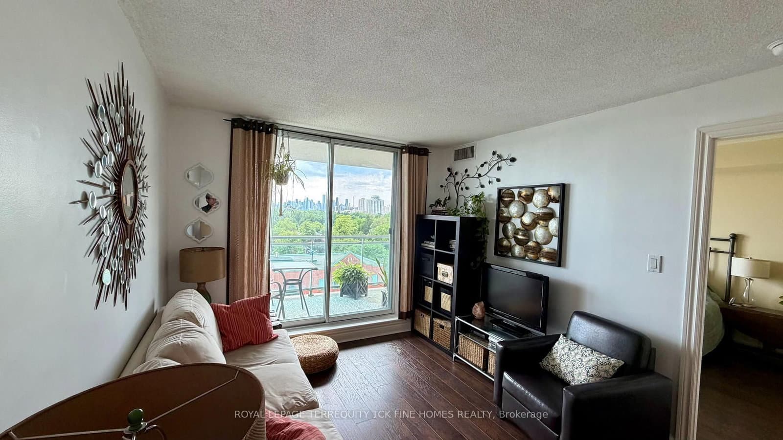 398 Eglinton Avenue E, Unit 1009 thumbnail 12