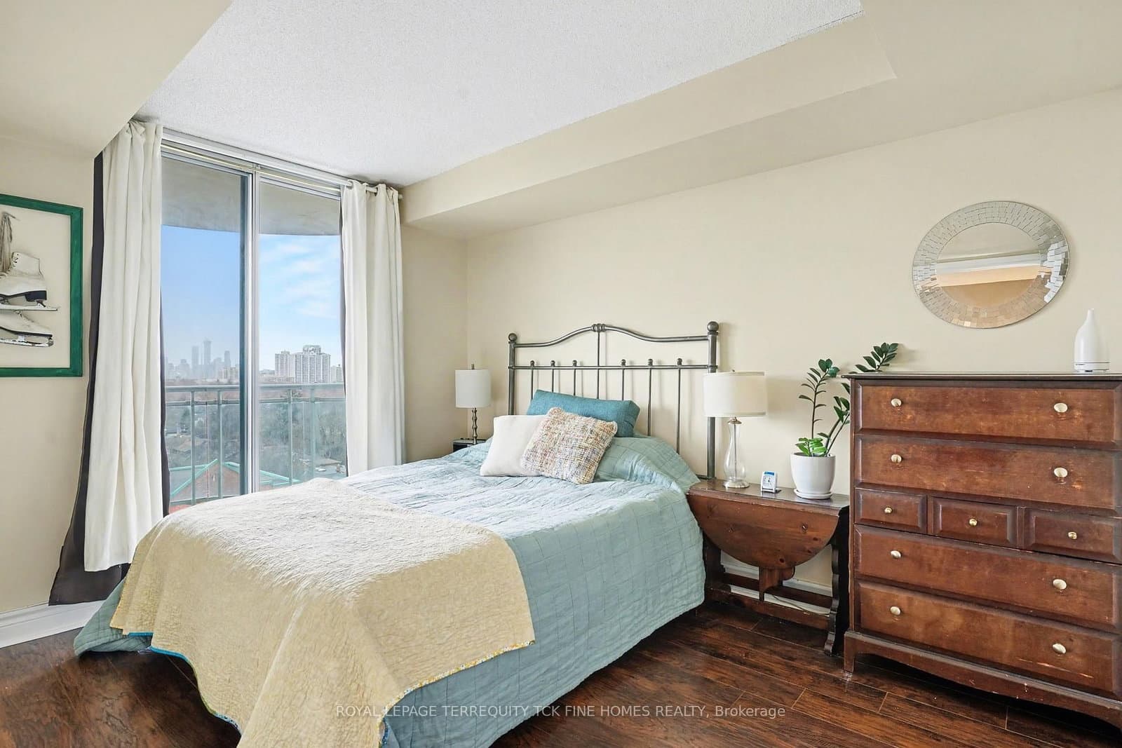 398 Eglinton Avenue E, Unit 1009 thumbnail 19