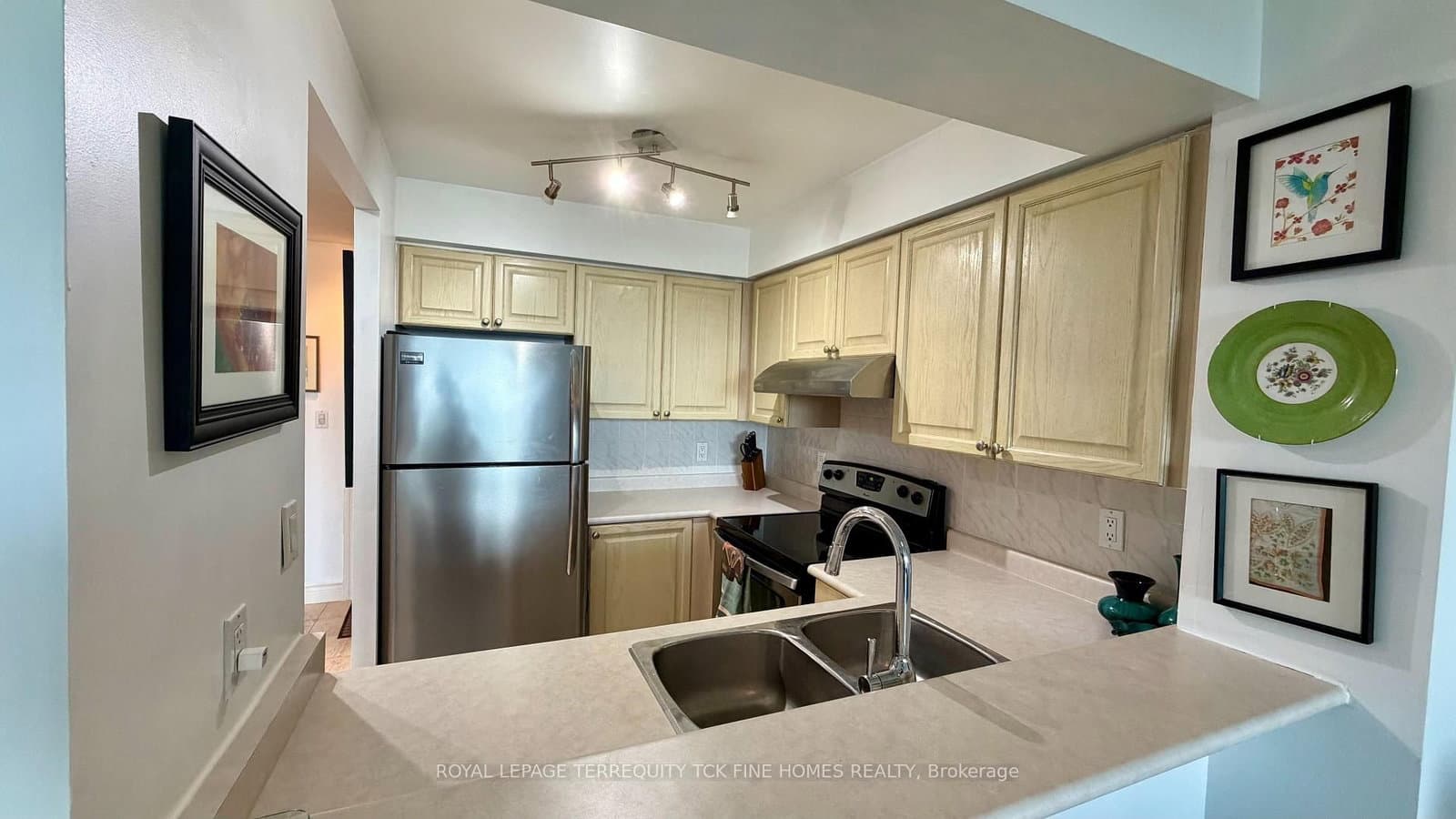 398 Eglinton Avenue E, Unit 1009 thumbnail 7