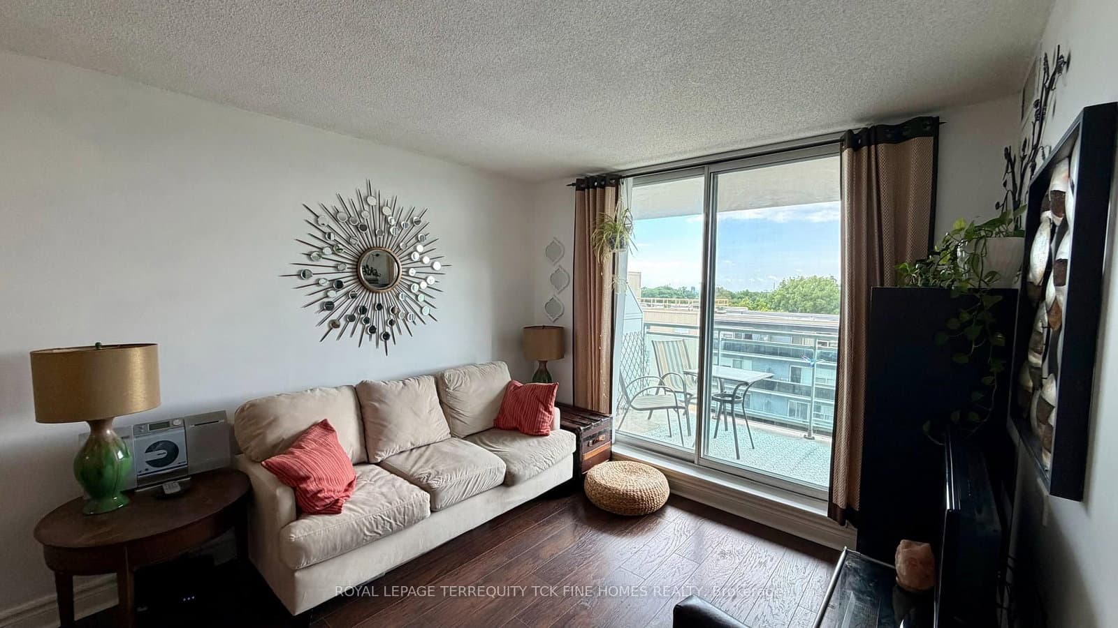398 Eglinton Avenue E, Unit 1009 thumbnail 9