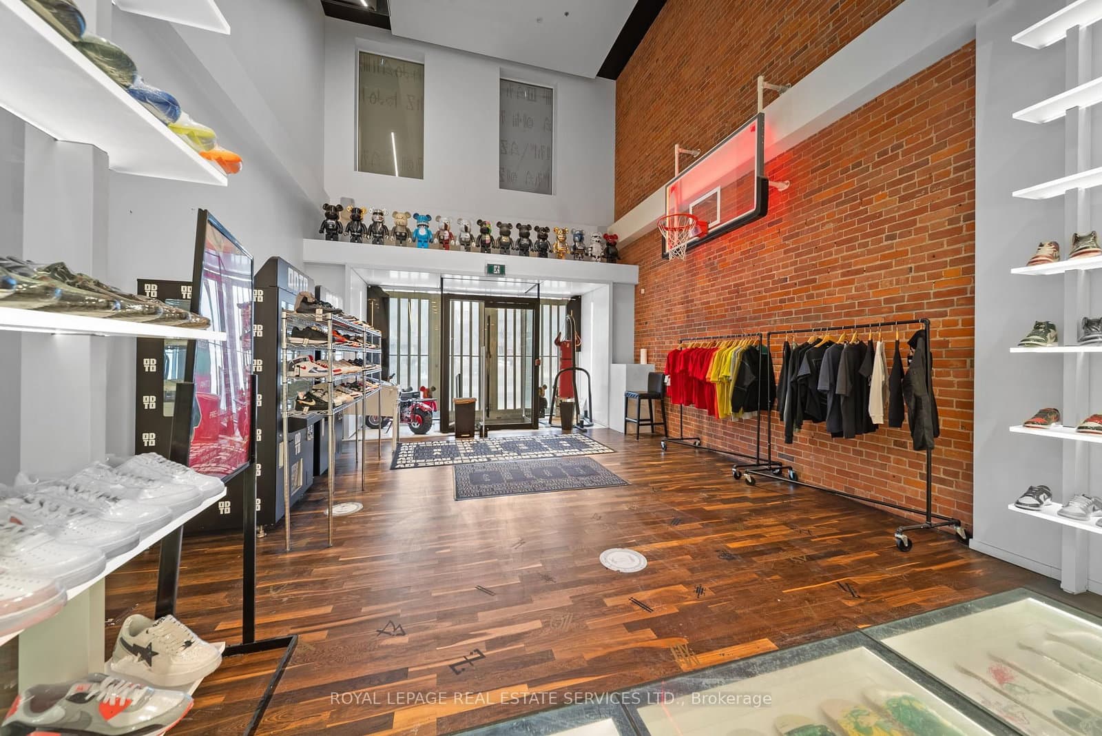 273 Queen Street W thumbnail 5